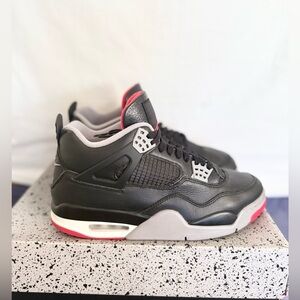 AUTHENTIC Jordan 4 Retro Bred Reimagined size 10 FV5029-006 2024 PRE-OWNED